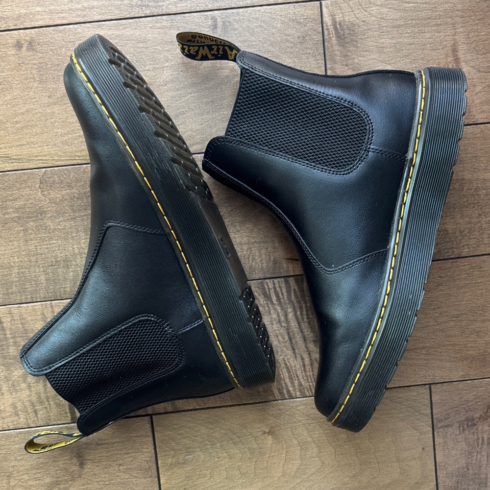 Dr. Martens Black Leather Ankle Chelsea boots